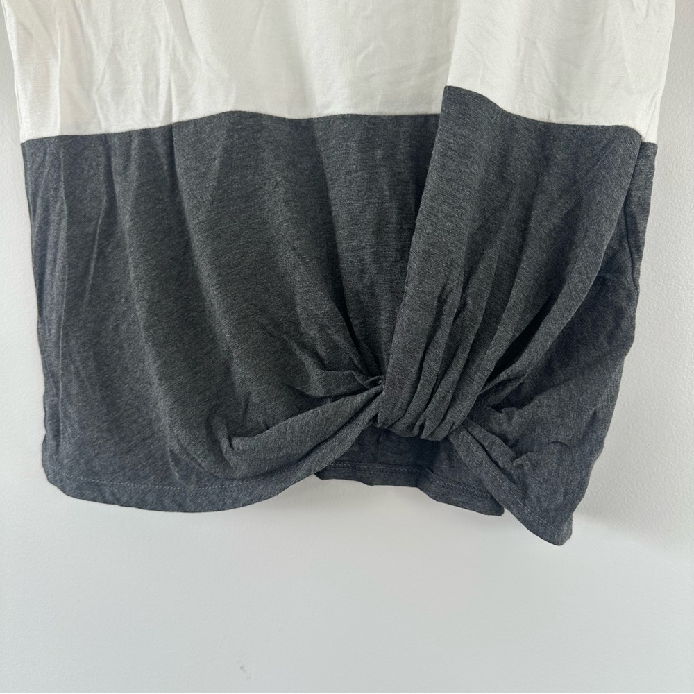 NWT Maurices Mustard, White, and Black Colorblock Tee Size XSmall - Picture 2 of 7